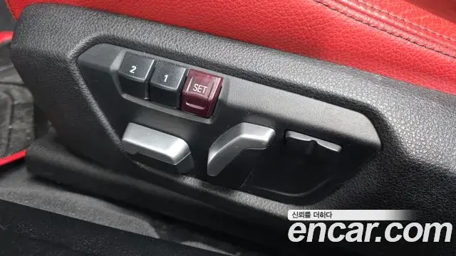 BMW 3 Series 2018 — ფოტო 7/33