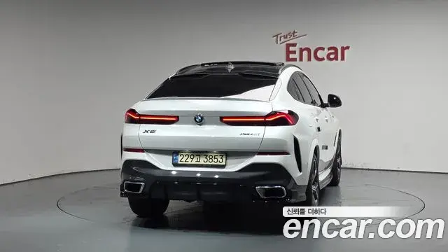 BMW X6 2022 — Şəkil 33/35