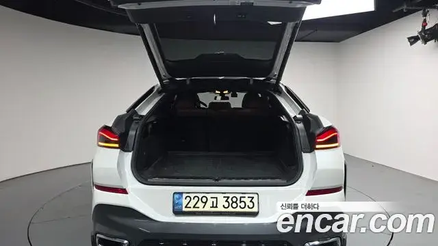 BMW X6 2022 — Şəkil 25/35