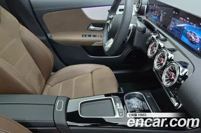 Mercedes-Benz CLA-Class 2025 — Фото 14/20