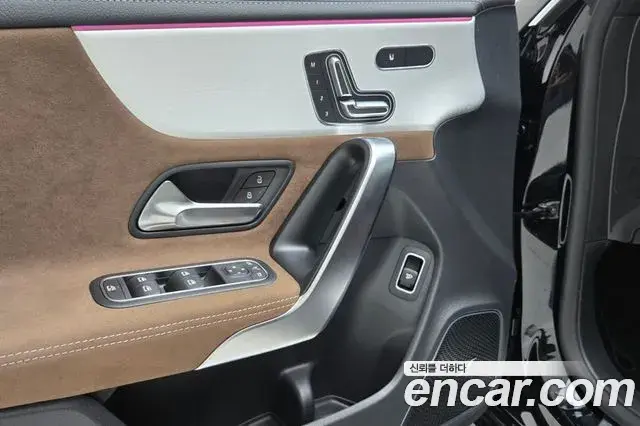 Mercedes-Benz CLA-Class 2025 — Фото 15/20