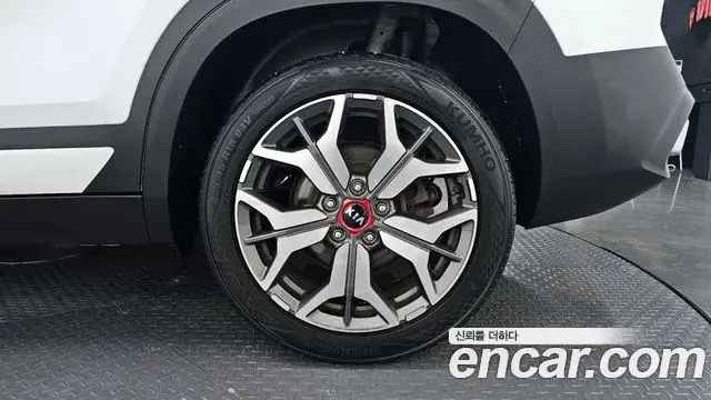 Kia Seltos 2021 — Şəkil 31/32