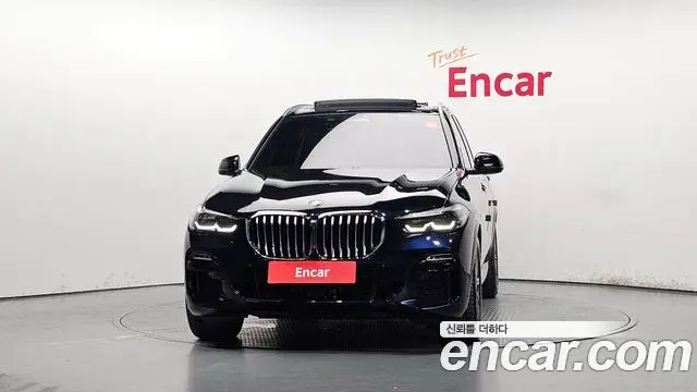 BMW X5 2019 — ფოტო 29/33