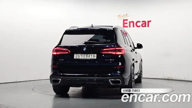 BMW X5 2019 — ფოტო 23/33