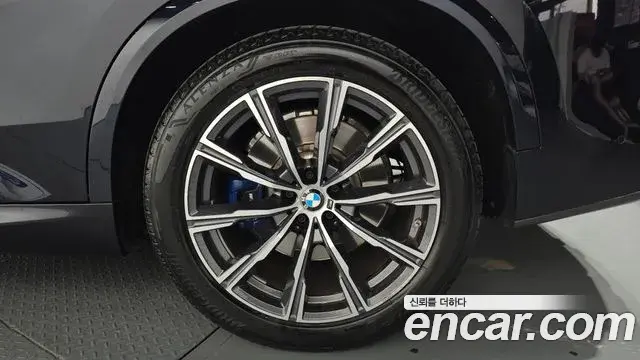 BMW X5 2019 — ფოტო 10/33