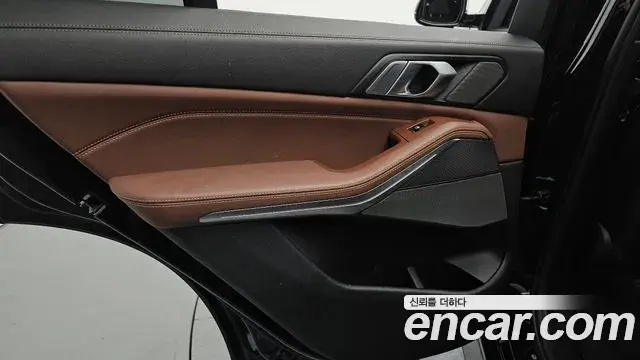 BMW X5 2019 — ფოტო 30/33