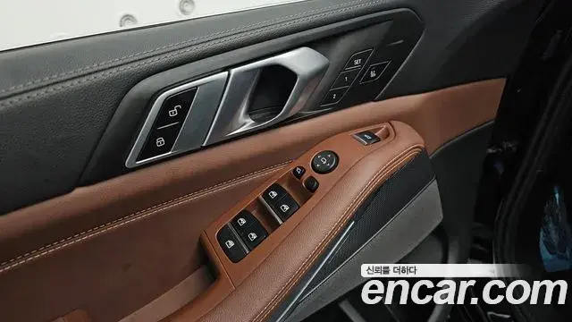 BMW X5 2019 — ფოტო 24/33