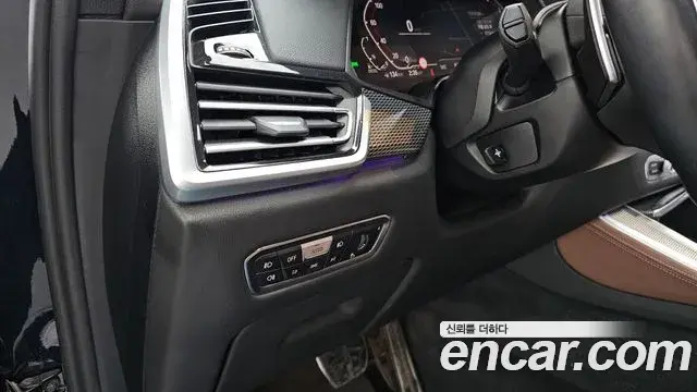 BMW X5 2019 — ფოტო 14/33
