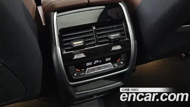 BMW X5 2019 — ფოტო 22/33