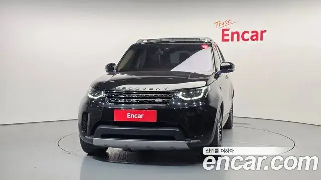 Land Rover Discovery 5 2018 — Photo 12/20