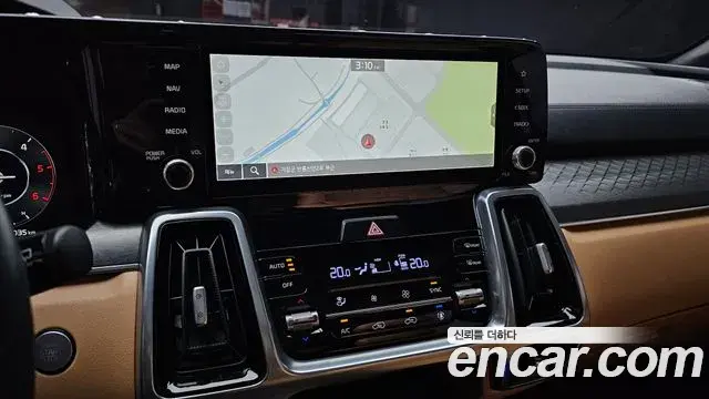 Kia Sorento 2022 — ფოტო 13/31