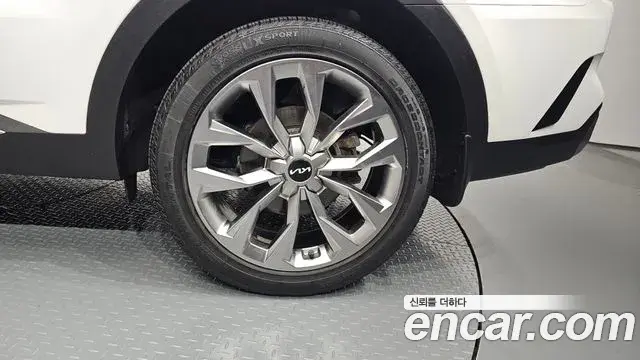 Kia Sorento 2022 — ფოტო 28/31