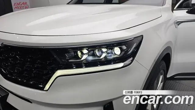 Kia Sorento 2022 — ფოტო 7/31