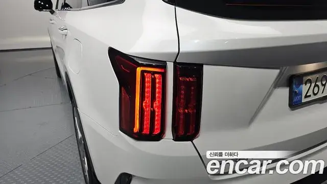 Kia Sorento 2022 — ფოტო 10/31