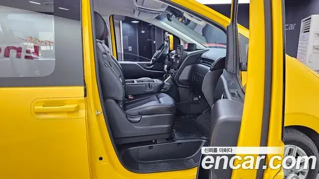 Hyundai Staria 2022 — Şəkil 25/30