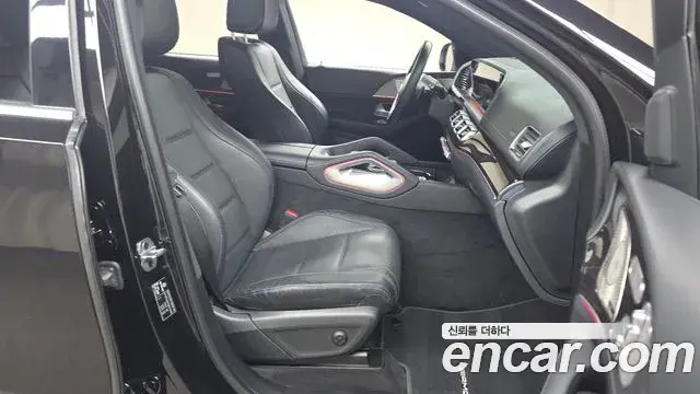 Mercedes-Benz GLE-Class 2021 — Photo 9/34