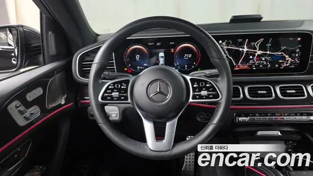 Mercedes-Benz GLE-Class 2021 — Photo 13/34