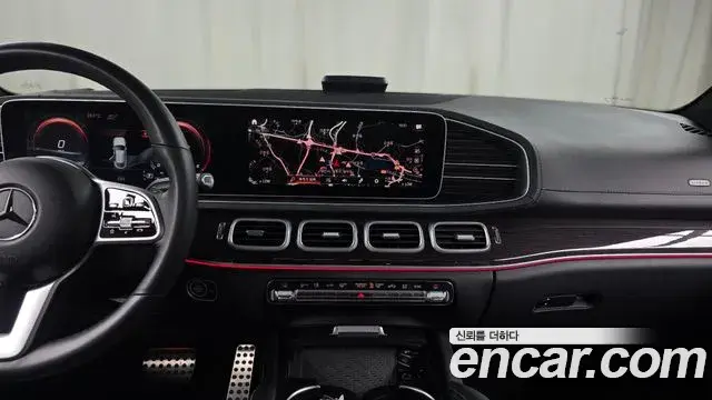 Mercedes-Benz GLE-Class 2021 — Photo 27/34