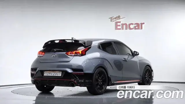 Hyundai Veloster 2019 — Фото 2/20