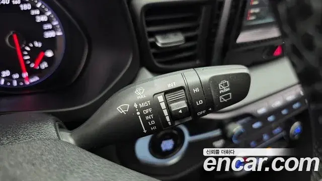 Hyundai Veloster 2019 — Фото 19/20