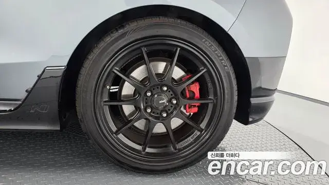 Hyundai Veloster 2019 — ფოტო 16/30