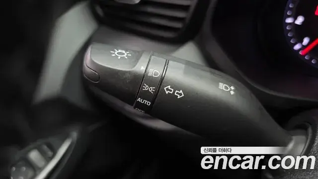 Hyundai Veloster 2019 — ფოტო 21/30