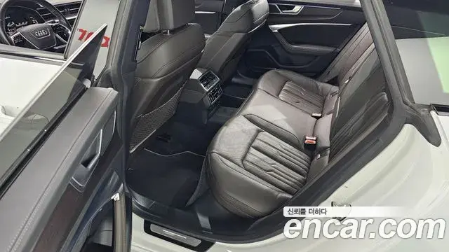 Audi A7 2022 — Şəkil 26/34