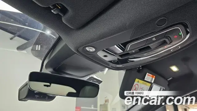Audi A7 2022 — Şəkil 13/34