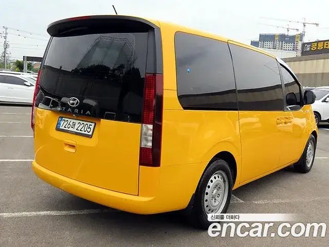 Hyundai Staria 2021 — Фото 2/20