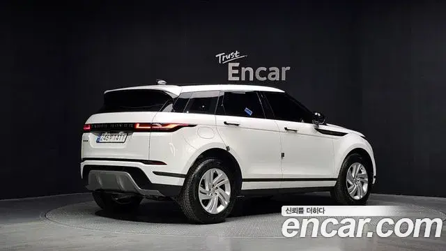 Land Rover Range Rover Evoque 2025 — Фото 2/20