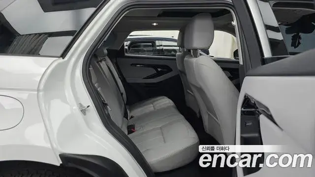 Land Rover Range Rover Evoque 2025 — Фото 12/20