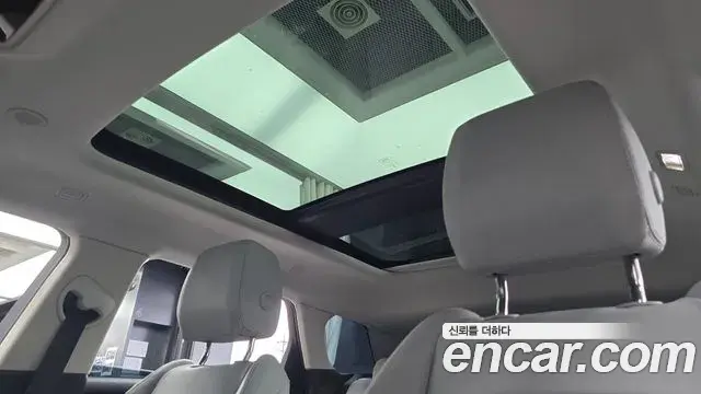 Land Rover Range Rover Evoque 2025 — Фото 18/20