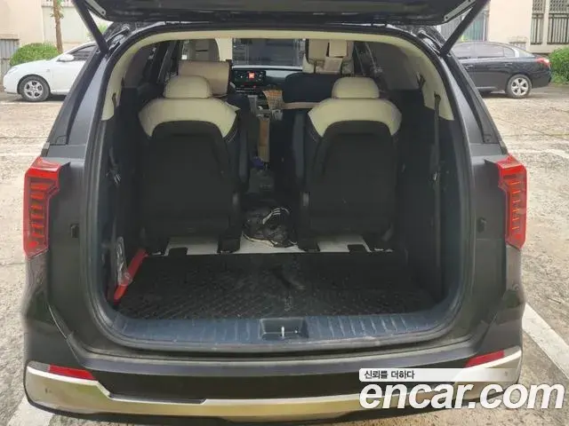 Kia Carnival 2025 — Şəkil 17/20