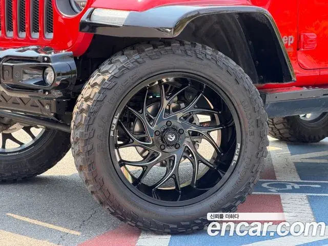 Jeep Wrangler 2021 — Photo 19/20