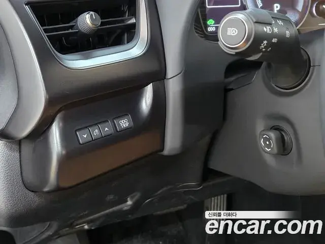 Lexus UX250h 2023 — Şəkil 14/20