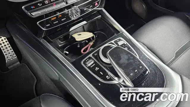 Mercedes-Benz G-Class 2021 — Photo 24/30