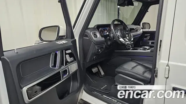 Mercedes-Benz G-Class 2021 — Photo 1/30