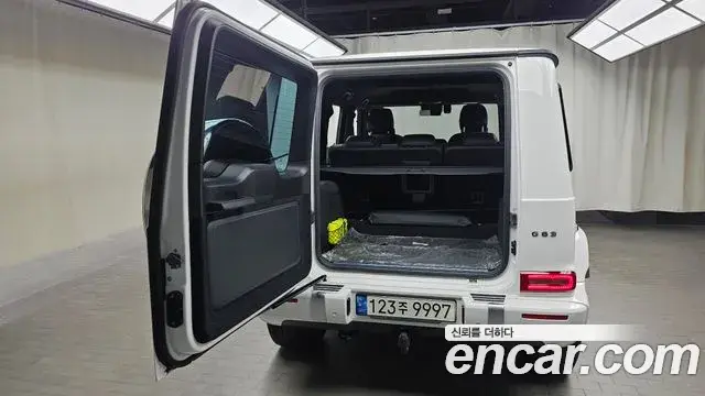 Mercedes-Benz G-Class 2021 — Photo 9/30