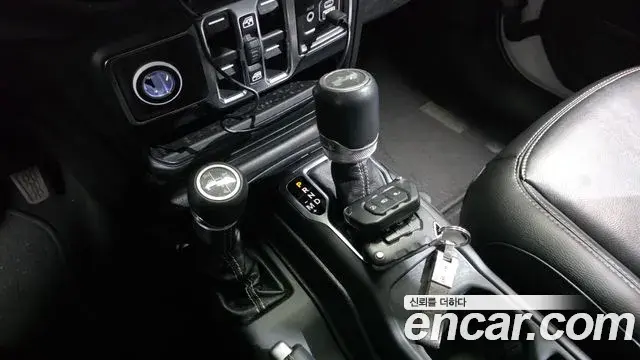 Jeep Wrangler 2020 — Şəkil 17/30