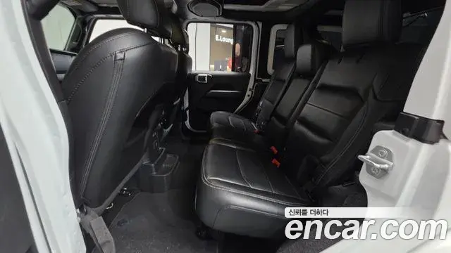 Jeep Wrangler 2020 — Şəkil 26/30