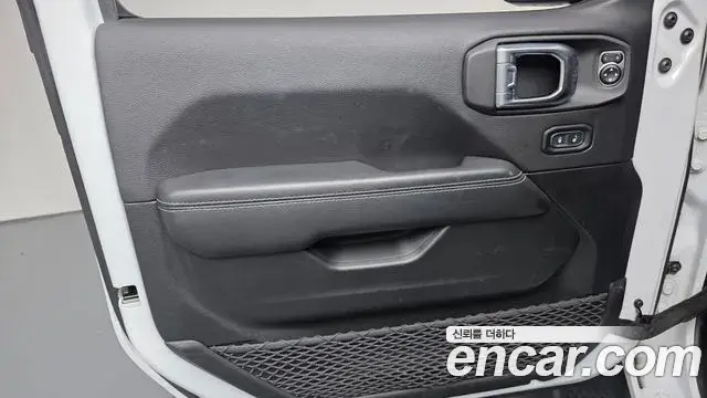 Jeep Wrangler 2020 — Şəkil 22/30