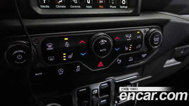 Jeep Wrangler 2020 — Şəkil 24/30