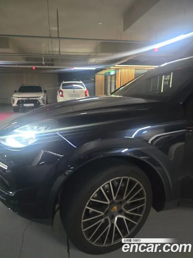 Porsche Cayenne 2020 — Photo 4/9