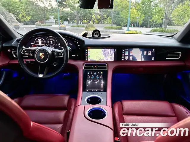 Porsche Taycan 2021 — Photo 6/7