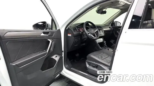 Volkswagen Tiguan Allspace 2023 — ფოტო 26/33
