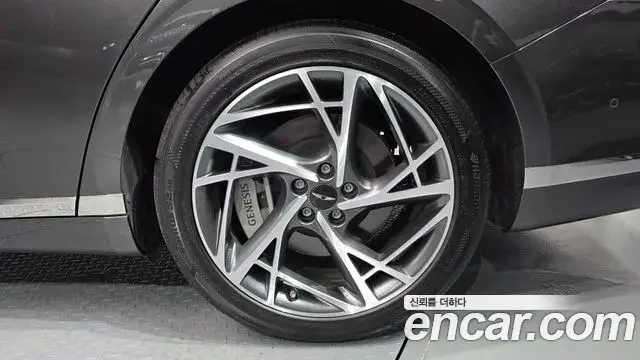 Genesis G90 2023 — Photo 19/31