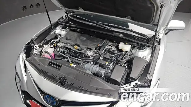 Toyota Camry 2024 — Şəkil 29/31