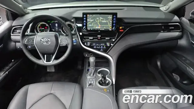 Toyota Camry 2024 — Şəkil 24/31
