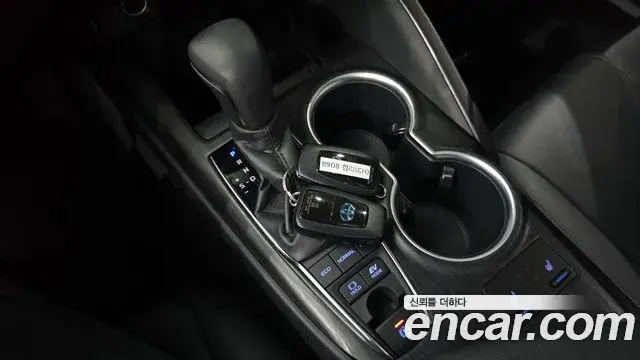 Toyota Camry 2024 — Şəkil 1/31