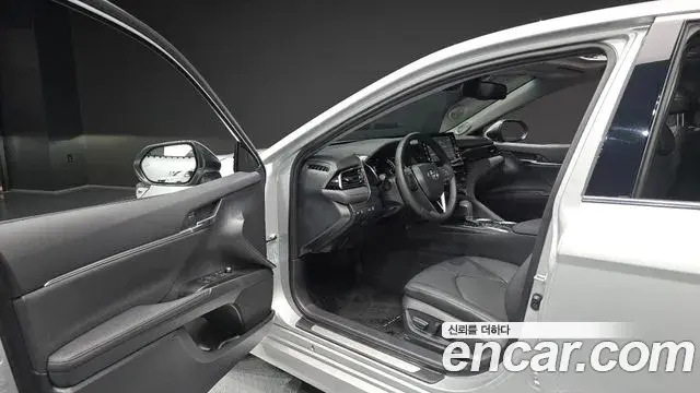Toyota Camry 2024 — Şəkil 6/31